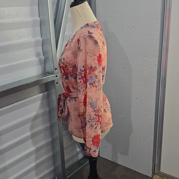 INC Pink floral faux wrap blouse Size‎ Medium - Picture 5 of 11